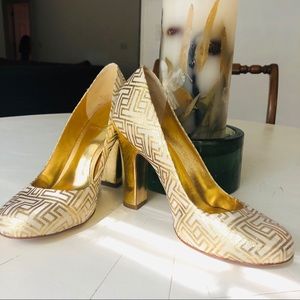 Tory Burch Colin Round Toe Chunky Heels